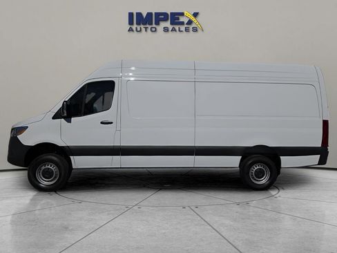 Used 2025 Mercedes-Benz Sprinter 2500 image 2