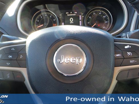 Used 2014 Jeep Cherokee Latitude w/ Comfort/Convenience Group image 12