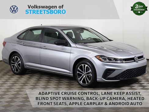 Used 2025 Volkswagen Jetta Sport image 1