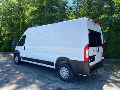 Used 2021 RAM ProMaster 2500 FWD image 3