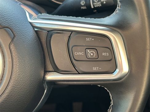 Used 2022 Jeep Wrangler Unlimited Sahara image 41