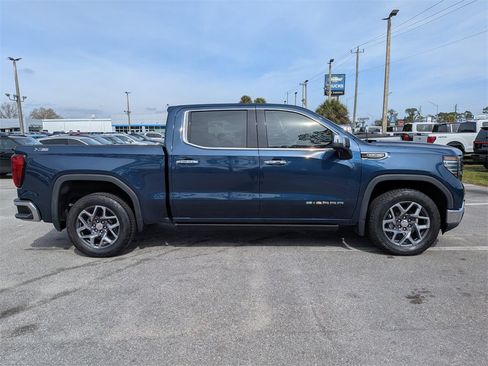 Used 2022 GMC Sierra 1500 SLT w/ SLT Premium Plus Package image 2