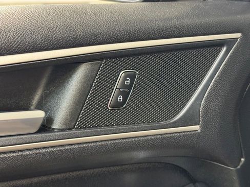 Used 2022 Ford Edge SEL AWD/4WD image 9