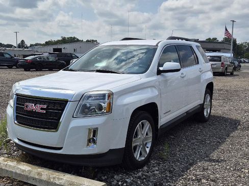 Used 2011 GMC Terrain SLE FWD image 1