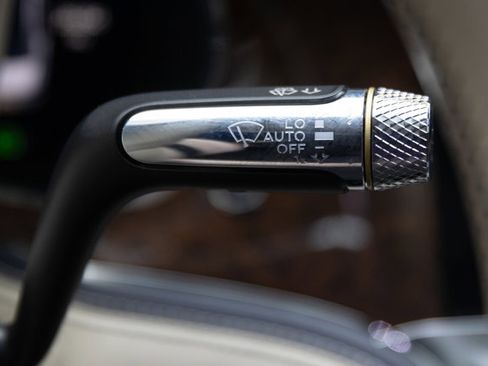 Used 2021 Bentley Flying Spur W12 image 73