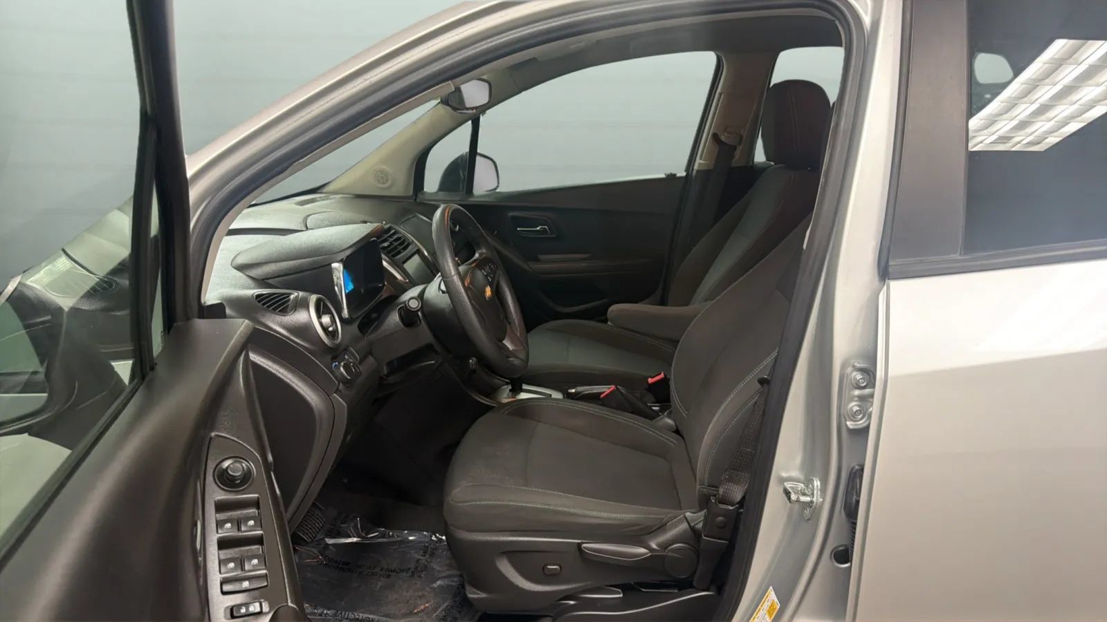 Used 2015 Chevrolet Trax LS FWD image 20