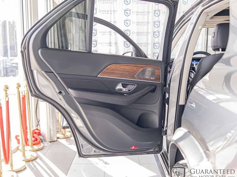 Used 2025 Mercedes-Benz GLE 350 4MATIC image 34