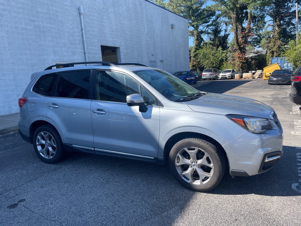 Used 2017 Subaru Forester 2.5i Touring AWD/4WD image 4