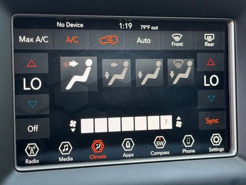 Used 2021 Jeep Grand Cherokee Laredo RWD image 21