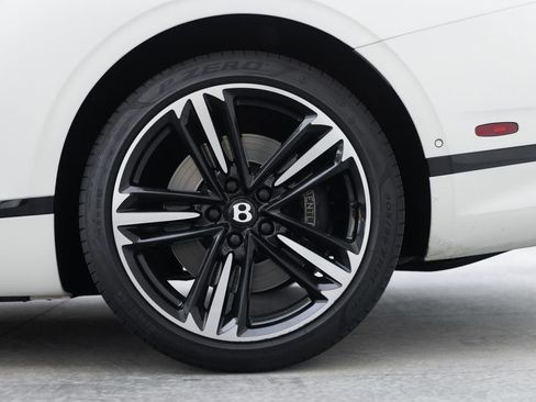 Used 2021 Bentley Continental GT V8 image 8