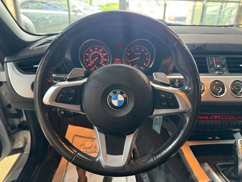 Used 2009 BMW Z4 sDrive35i RWD image 19