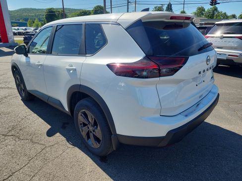 New 2026 Nissan Rogue SV w/ Cold Weather Package AWD/4WD image 6