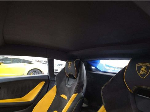 Used 2023 Lamborghini Huracan Tecnica RWD image 5