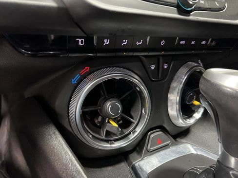 Used 2020 Chevrolet Camaro LT image 24