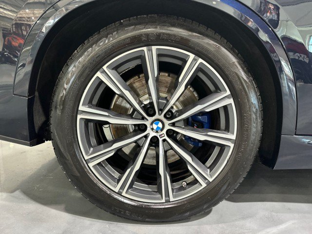 Used 2019 BMW X5 xDrive50i w/ M Sport Package AWD/4WD image 8