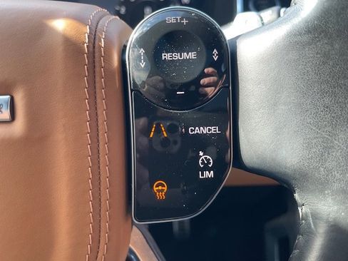 Used 2021 Land Rover Range Rover Autobiography image 25