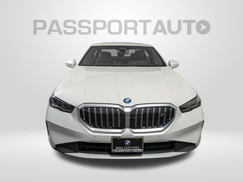 Certified 2024 BMW i5 eDrive40i w/ Convenience Package image 10