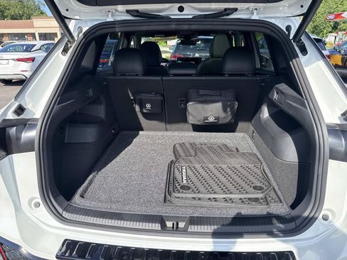 Certified 2025 Volkswagen Tiguan SEL R-Line AWD/4WD image 7