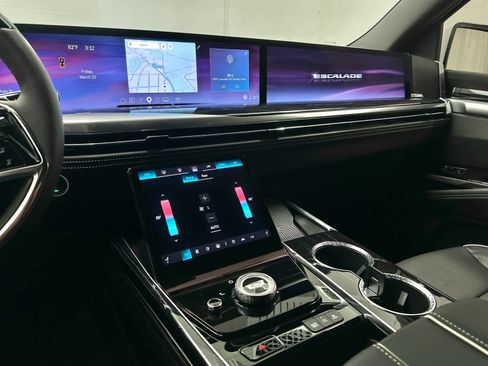 Used 2025 Cadillac Escalade Sport w/ LPO, ONYX Package image 32