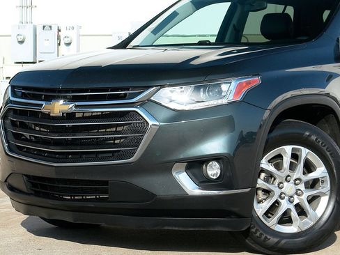 Used 2021 Chevrolet Traverse LT AWD/4WD image 24