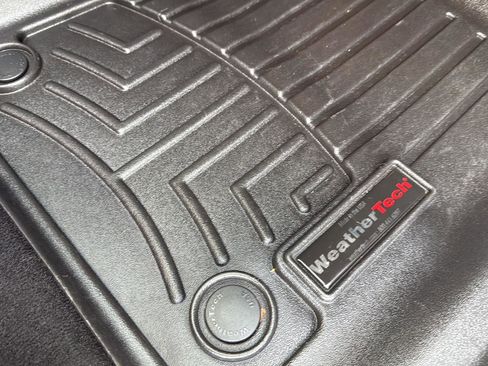 Used 2021 Jeep Grand Cherokee Limited image 16