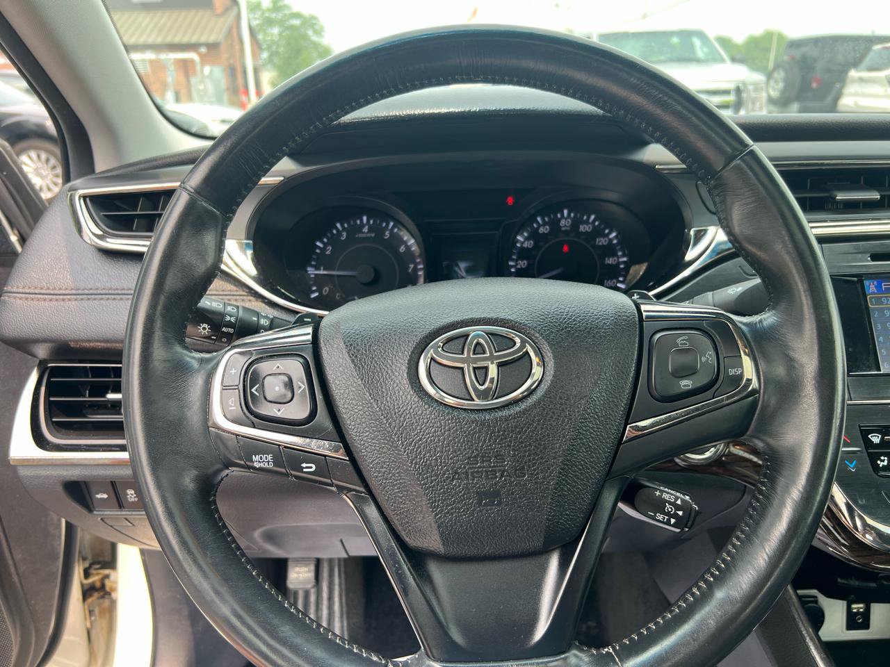 Used 2014 Toyota Avalon Limited FWD image 19