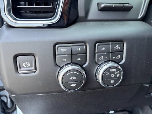 New 2026 GMC Sierra 2500 Denali Ultimate AWD/4WD image 22