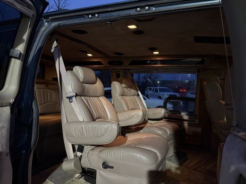 Used 1999 Chevrolet Express 1500 w/ Convenience Pkg image 5