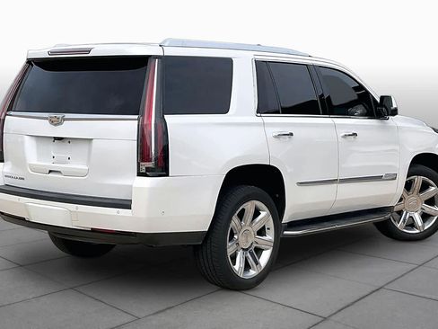Used 2017 Cadillac Escalade Luxury RWD image 13