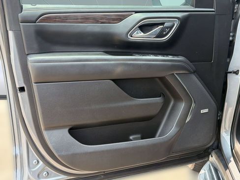 Used 2021 Chevrolet Tahoe LT w/ LT Signature Package RWD image 14