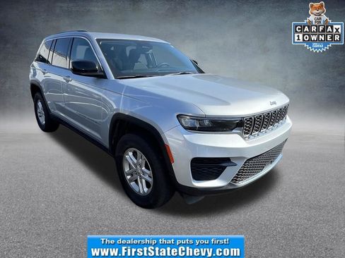 Used 2023 Jeep Grand Cherokee Laredo AWD/4WD image 1