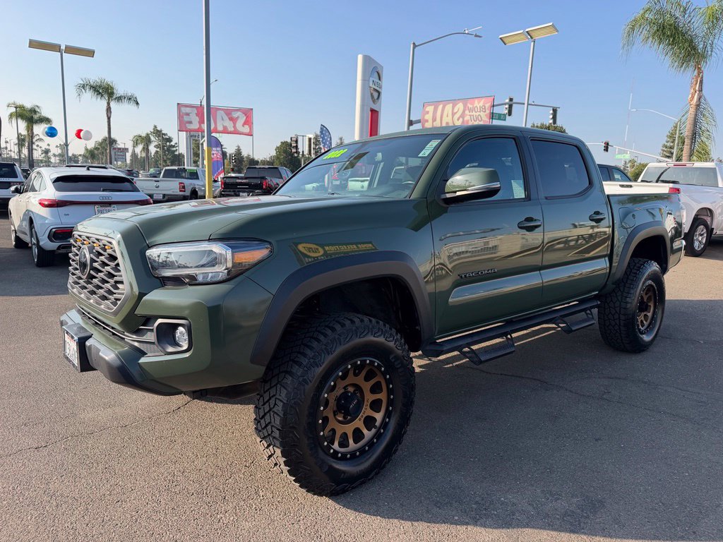 Used 2022 Toyota Tacoma TRD Off-Road w/ Black Out Package (TMS) AWD/4WD image 3