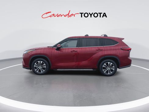 Used 2022 Toyota Highlander XLE image 5