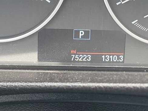 Used 2018 BMW 320i Sedan RWD image 10