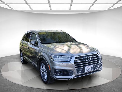 Used 2017 Audi Q7 3.0T Prestige w/ Prestige Package image 2