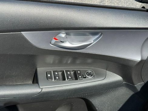 Used 2023 Kia Forte LXS image 11