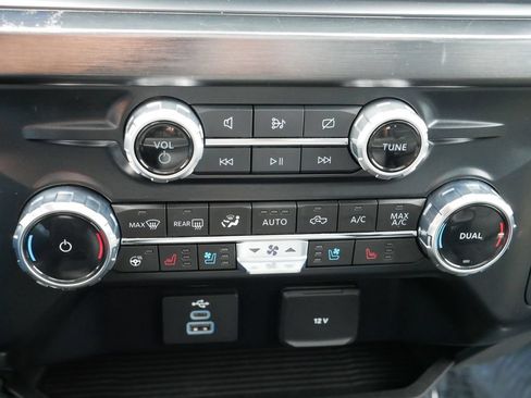 Used 2024 Ford F350 Lariat AWD/4WD image 20