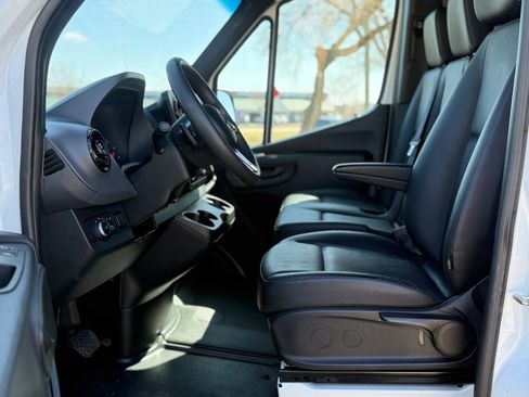 Used 2020 Mercedes-Benz Sprinter 3500 w/ Exterior Lighting Package image 14
