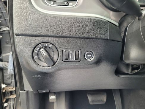 Used 2022 Dodge Charger SXT w/ Leather Interior Group RWD image 25
