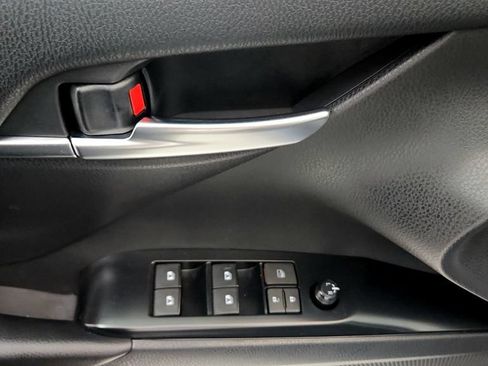 Used 2018 Toyota Camry SE w/ Audio Package FWD image 23