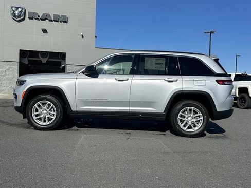 New 2025 Jeep Grand Cherokee Laredo X image 5