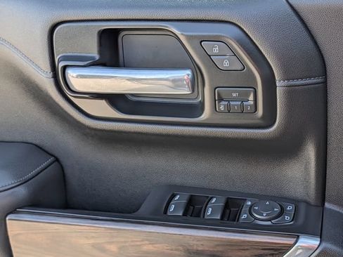 Used 2021 GMC Sierra 1500 SLT AWD/4WD image 22