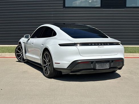 Used 2023 Porsche Taycan image 3