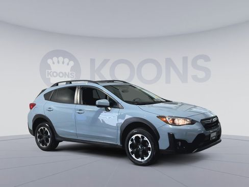 Used 2022 Subaru Crosstrek 2.0i Premium w/ Moonroof Package AWD/4WD image 2