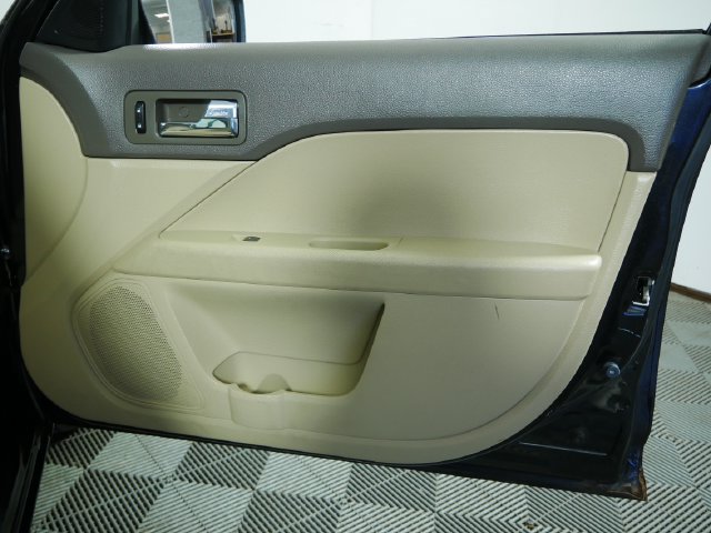 Used 2009 Ford Fusion SE FWD image 12
