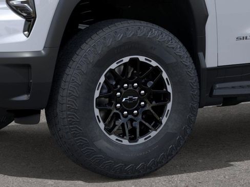 New 2026 Chevrolet Silverado EV Trail Boss image 9