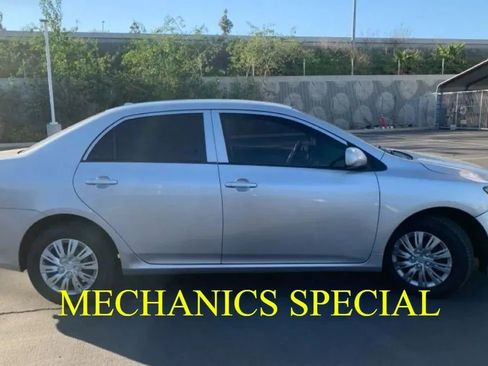 Used 2010 Toyota Corolla LE FWD image 4