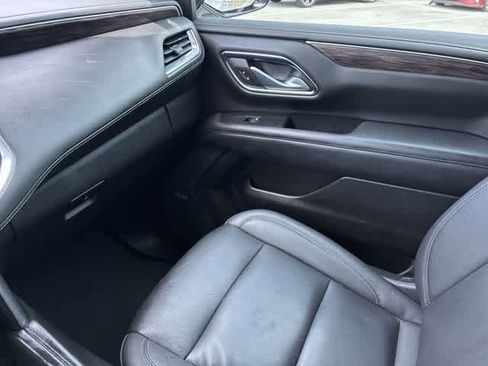 Used 2022 Chevrolet Tahoe Z71 w/ Z71 Off-Road Package AWD/4WD image 31