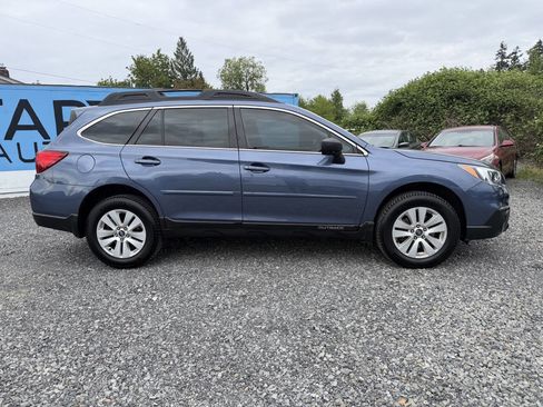 Used 2017 Subaru Outback 2.5i w/ Popular Package #2 AWD/4WD image 2