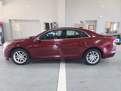 Used 2015 Chevrolet Malibu LT FWD image 1